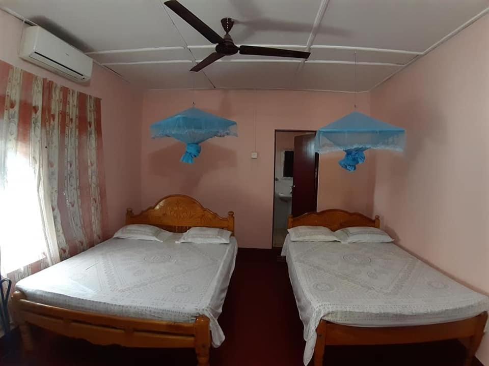 Amila Guest Hotel Trincomalee Buitenkant foto