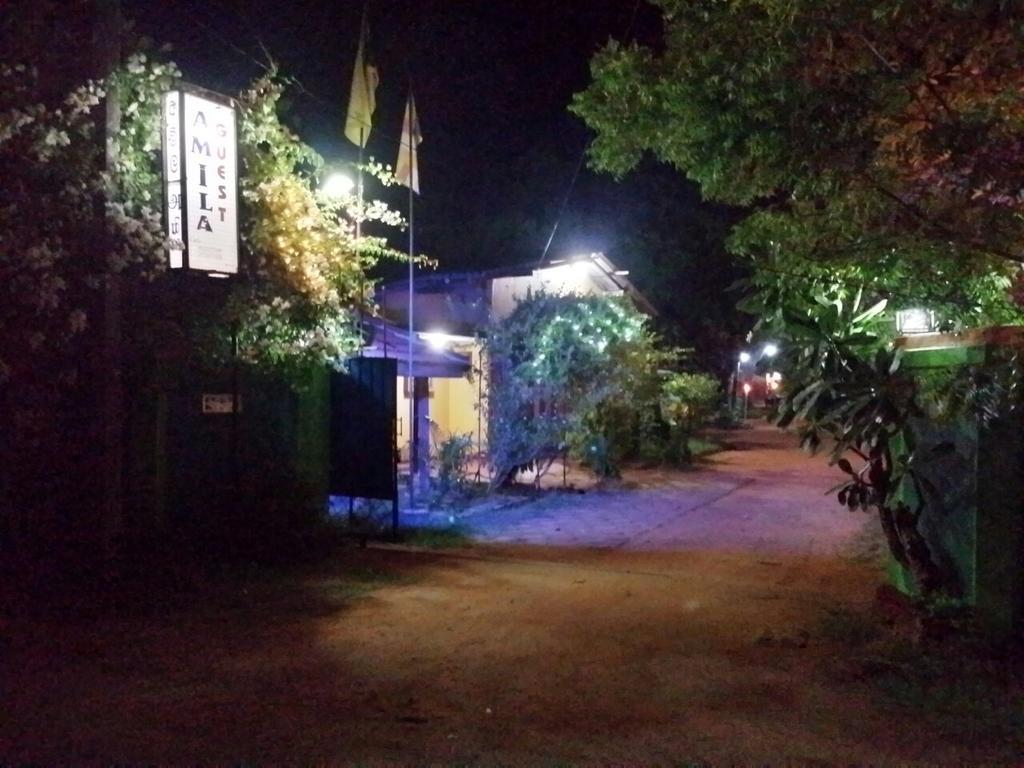 Amila Guest Hotel Trincomalee Buitenkant foto