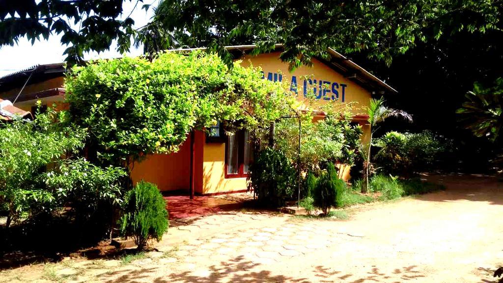 Amila Guest Hotel Trincomalee Buitenkant foto