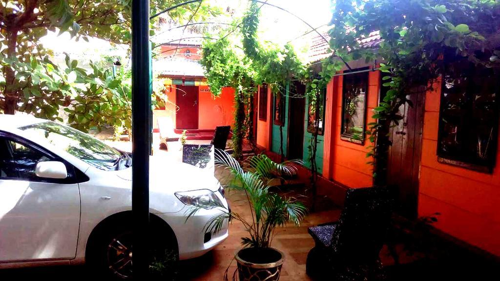 Amila Guest Hotel Trincomalee Buitenkant foto