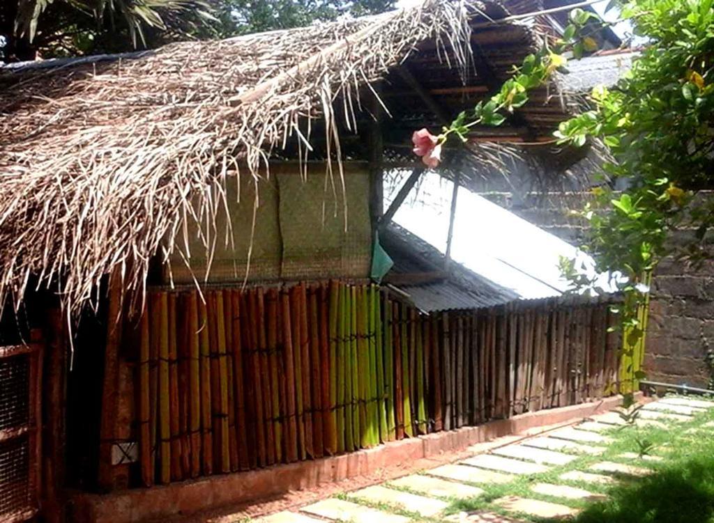 Amila Guest Hotel Trincomalee Buitenkant foto