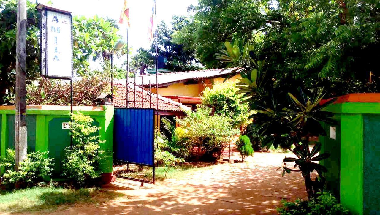 Amila Guest Hotel Trincomalee Buitenkant foto